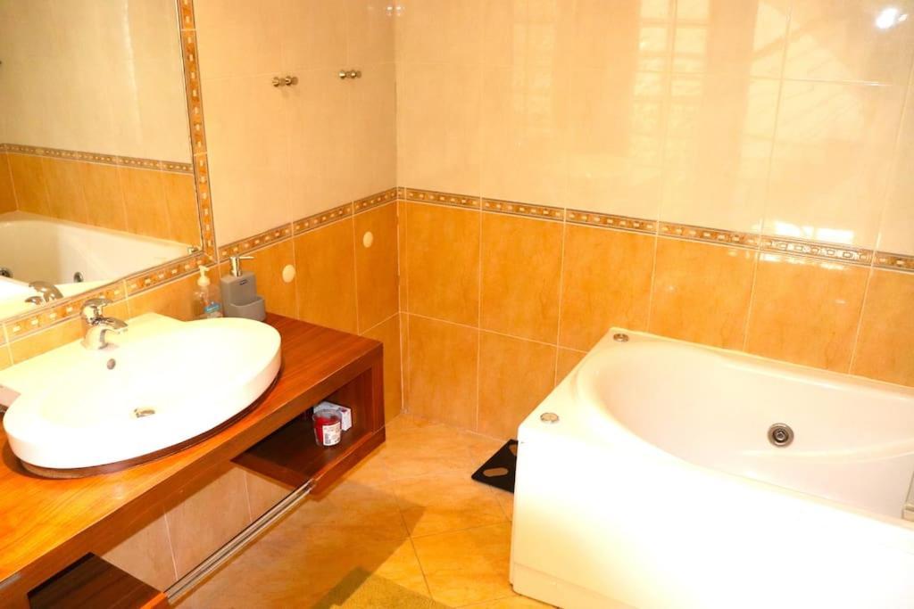 Sea Breeze House Ericeira - Ribeira Dilhas Beach المظهر الخارجي الصورة